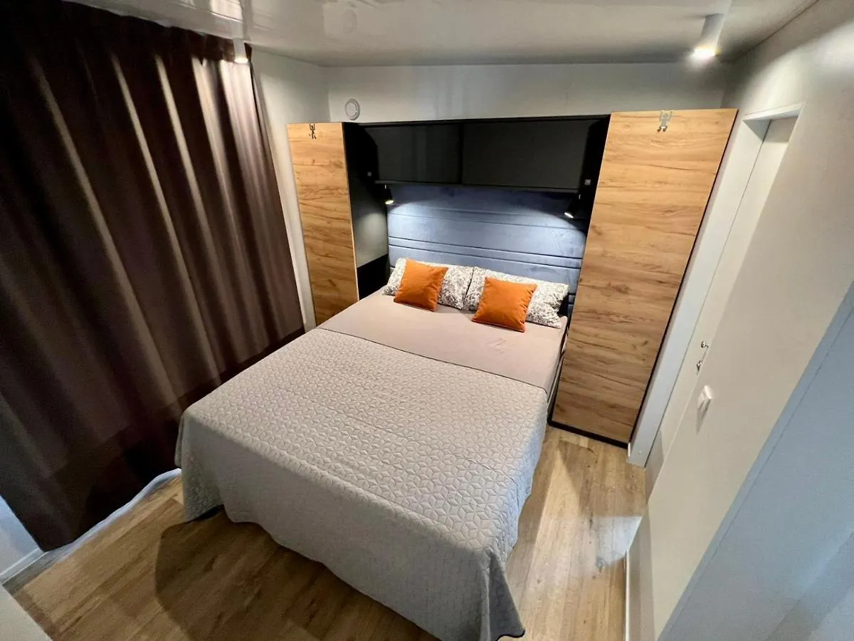 Villa Family Grand De Luxe Mobilhome Selce 0*,